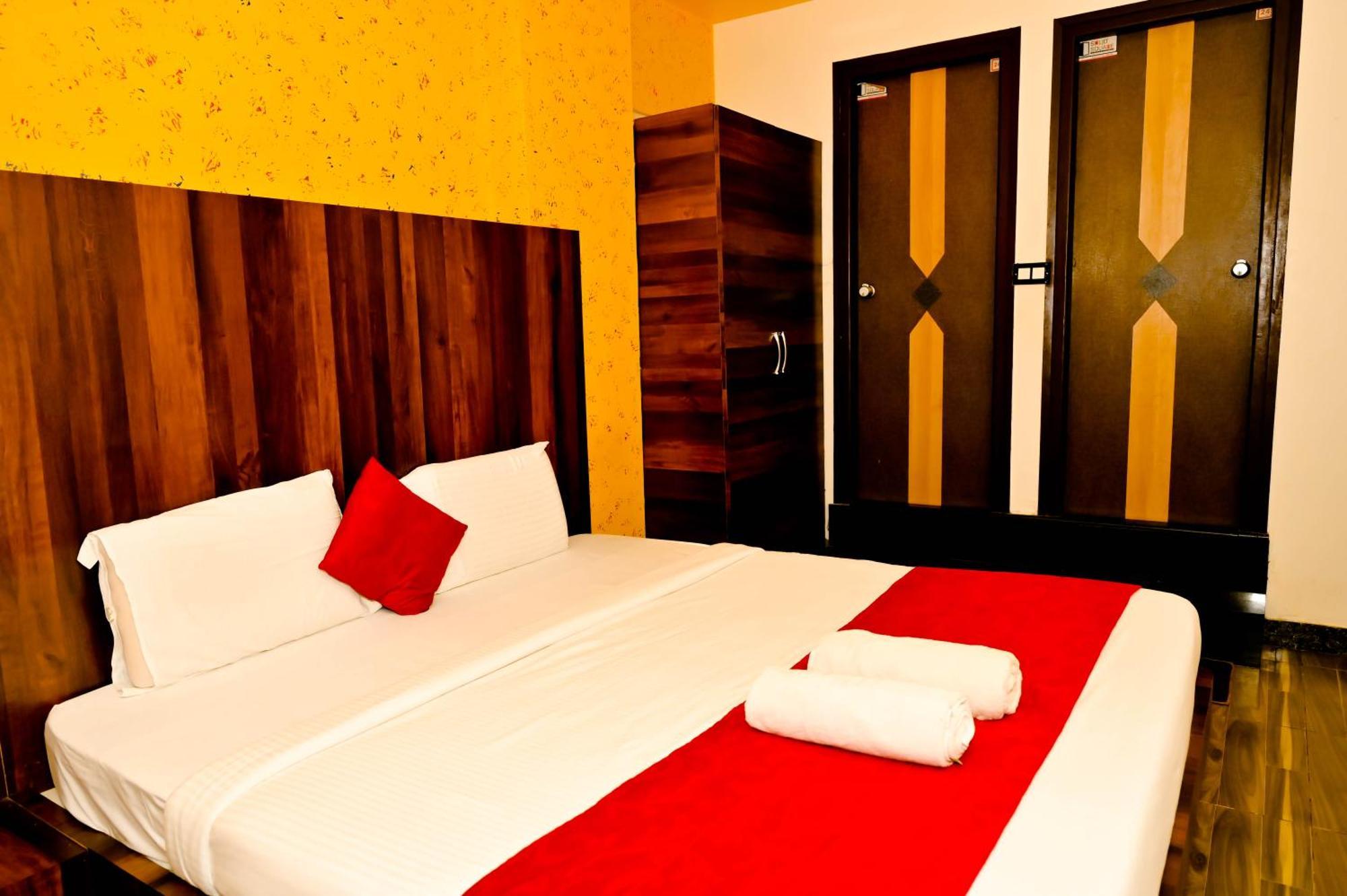 Townhouse Mk Hotel Chikmagalūr Exterior foto