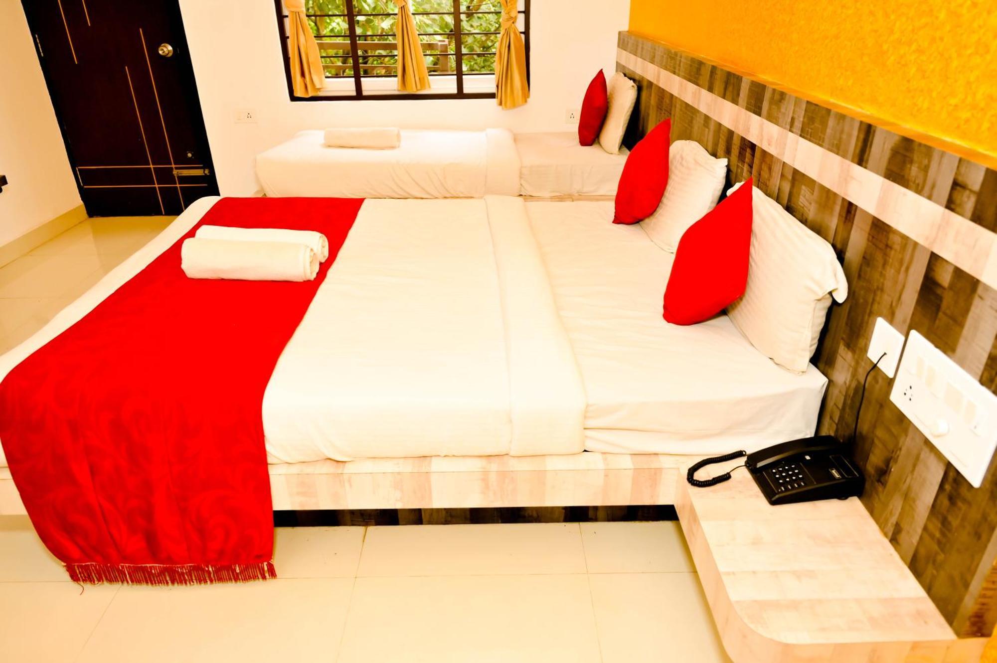 Townhouse Mk Hotel Chikmagalūr Exterior foto