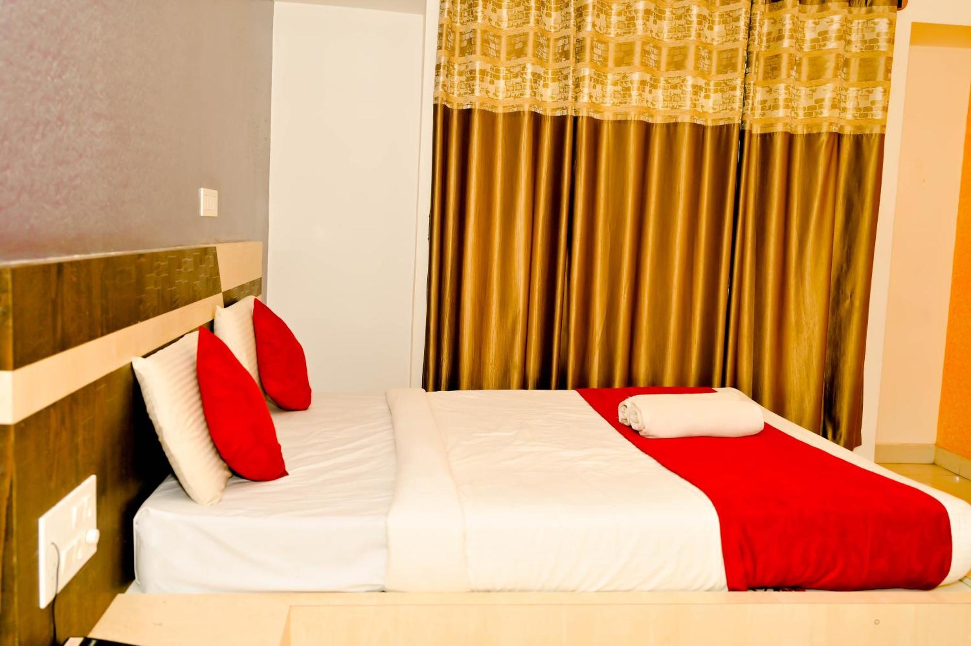 Townhouse Mk Hotel Chikmagalūr Exterior foto