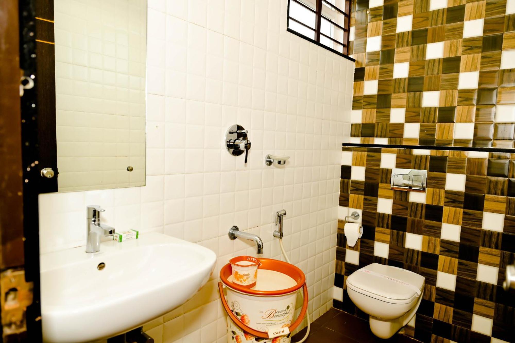 Townhouse Mk Hotel Chikmagalūr Exterior foto