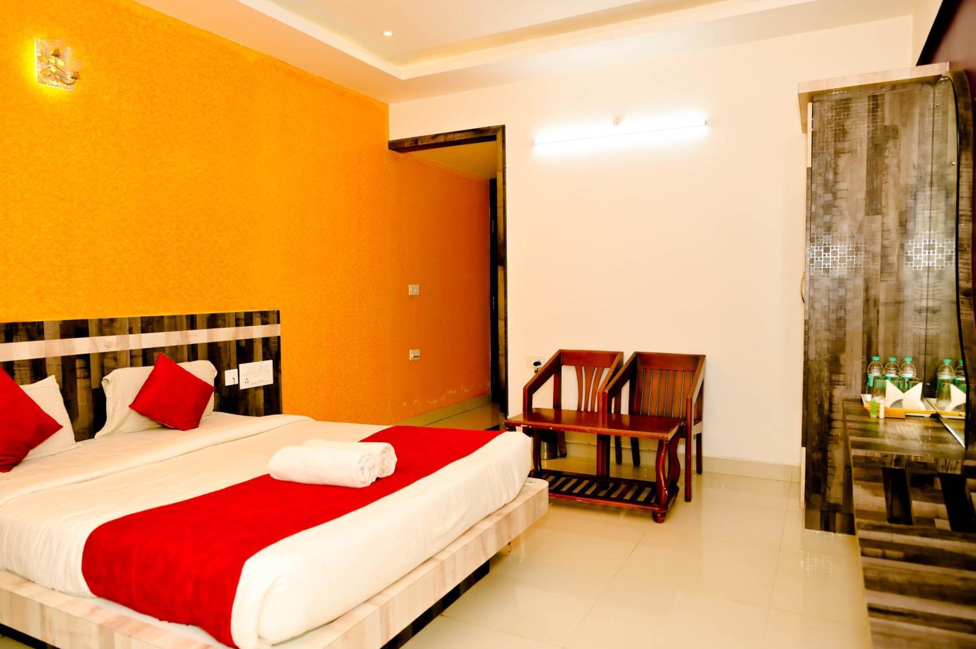 Townhouse Mk Hotel Chikmagalūr Exterior foto