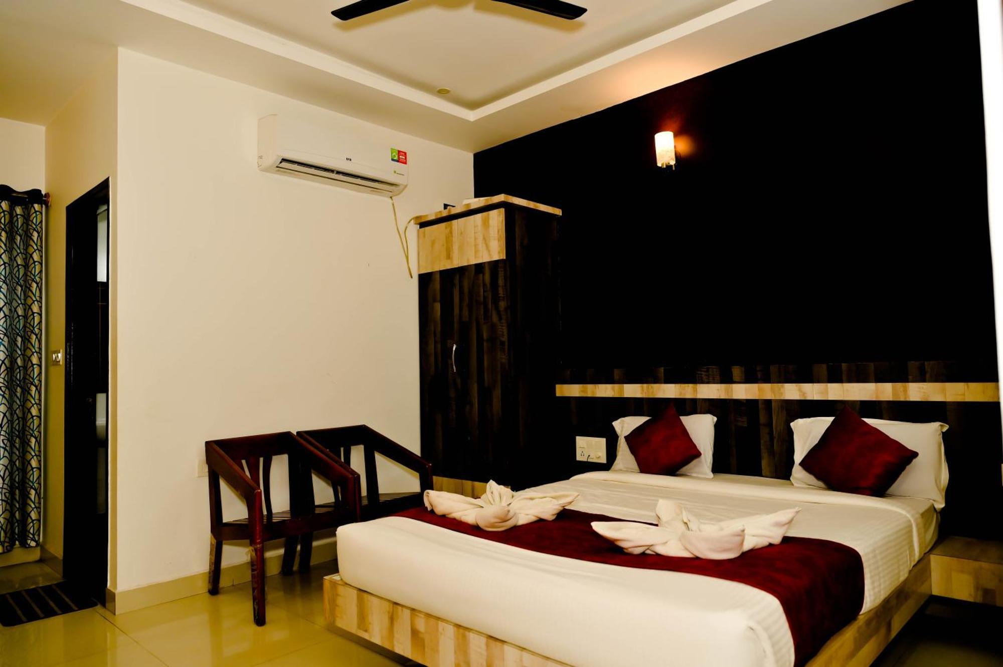Townhouse Mk Hotel Chikmagalūr Exterior foto